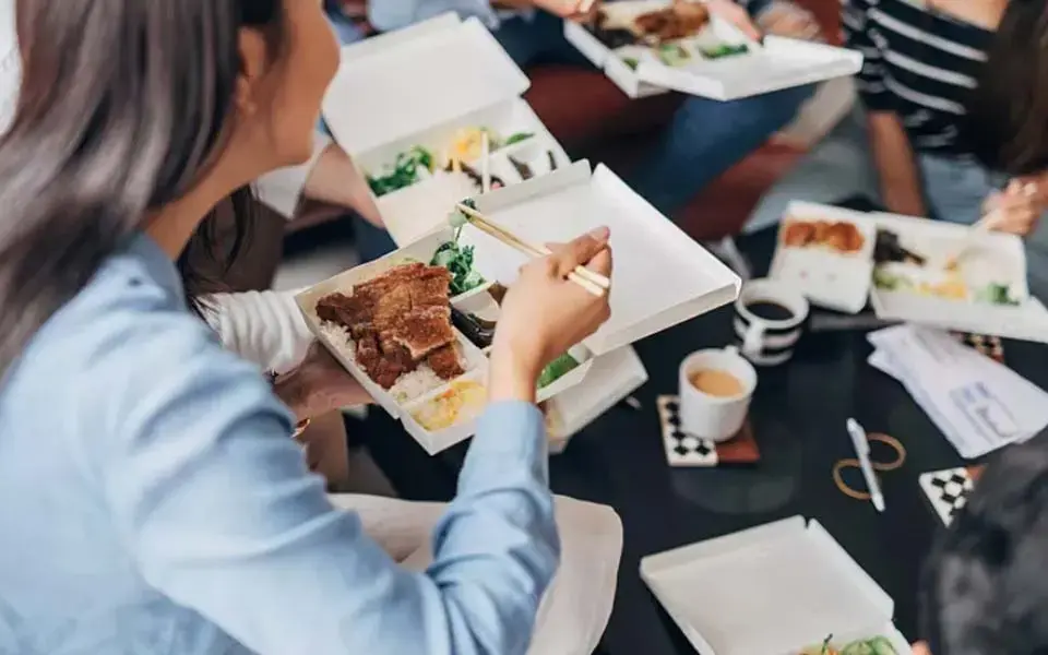 बायोडिग्रेडेबल टेबलवेयर के लिए अनुकूलन निर्देश